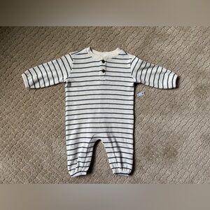 Neutral baby outfit 0-3mo